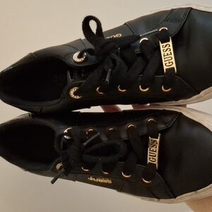 Guess black sneakers 👟